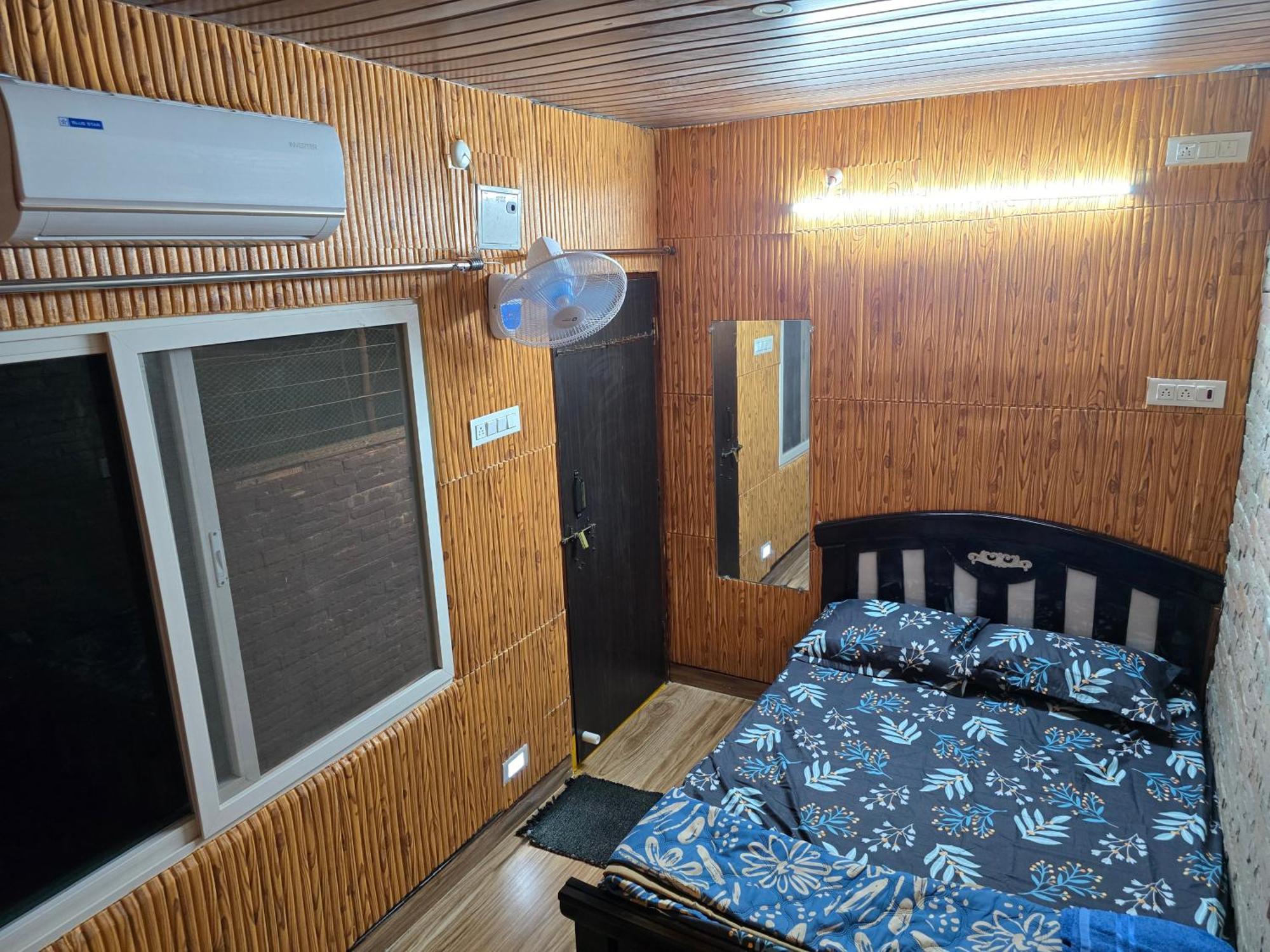 Barla'S Home Stay Shamshabad Eksteriør billede