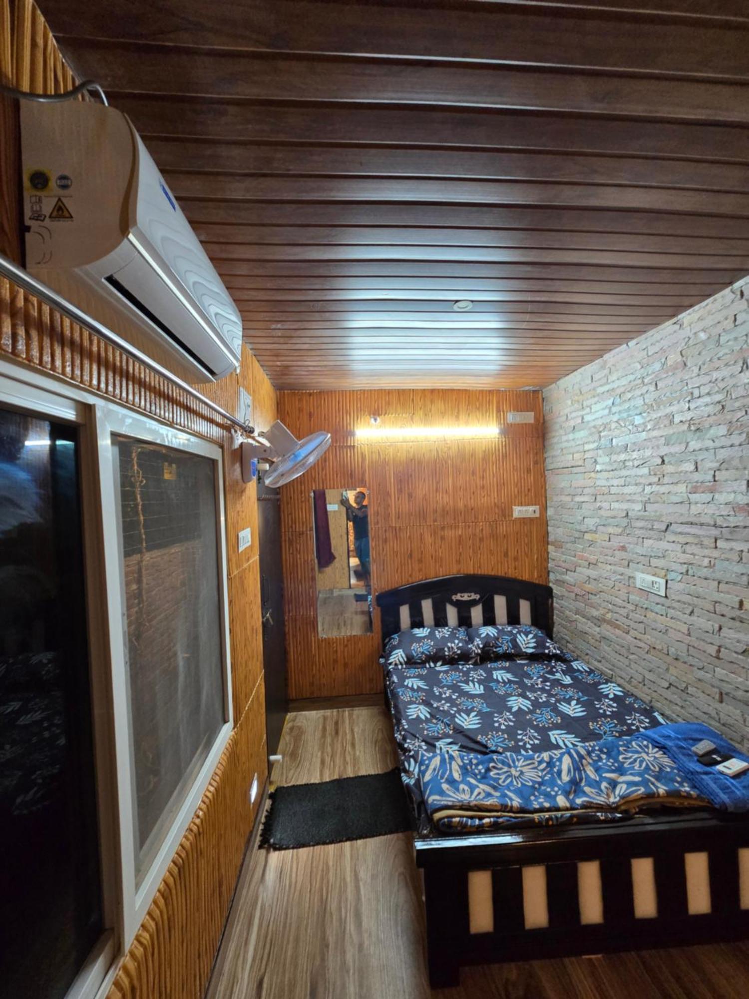 Barla'S Home Stay Shamshabad Eksteriør billede